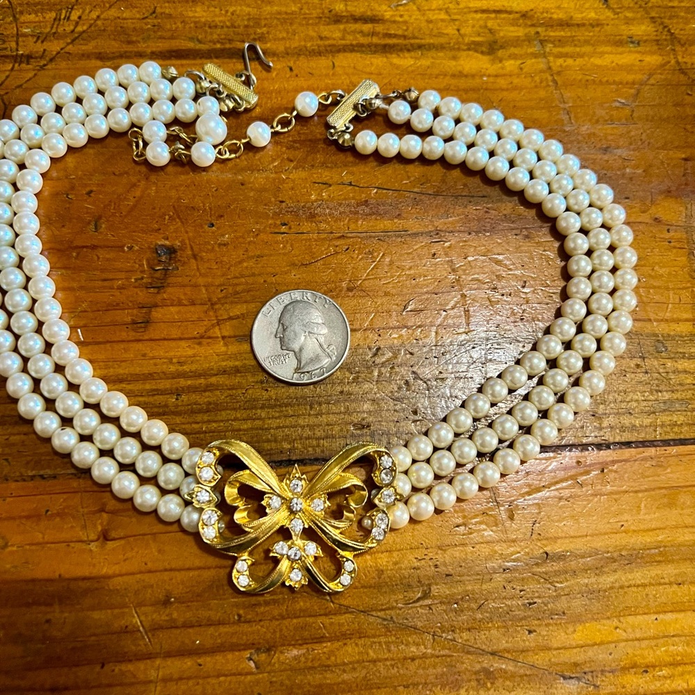 Avon butterfly multi strand pearl chocker